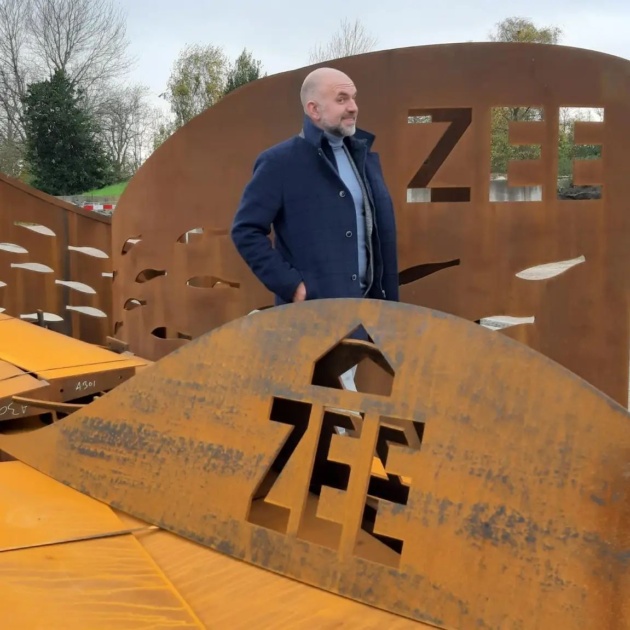 Het bedrijf Rots Maatwerk plaatst vanaf maandag 29 november cortenstalen elementen